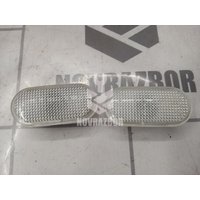 Повторитель на крыло белый Renault Logan 2005-2014