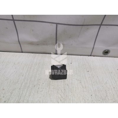 Кнопка стеклоподъемника VW Golf 4 Bora 97-05