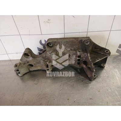 Кронштейн генератора VW Golf 4 Bora 97-05