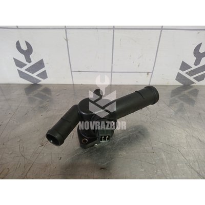 Фланец двигателя системы охлаждения VW Golf 4 Bora 97-05