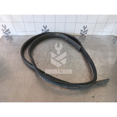 Уплотнитель двери Renault Logan 2005-2014 Уплотнитель двери Renault Logan 2005-2014