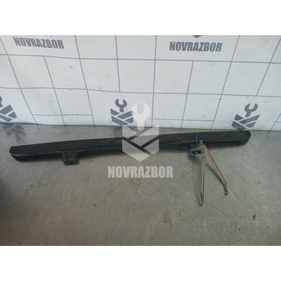 Кронштейн (сопут. товар) Audi 80 90 B3 86-91 Кронштейн (сопут. товар) Audi 80 90 B3 86-91