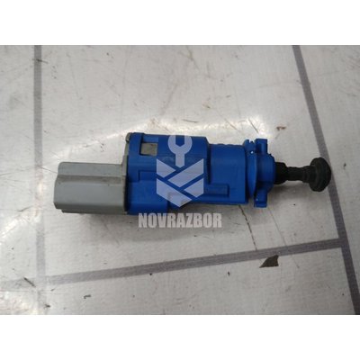 Датчик педали сцепления Renault Clio 3 2005-2012 Датчик педали сцепления Renault Clio 3 2005-2012