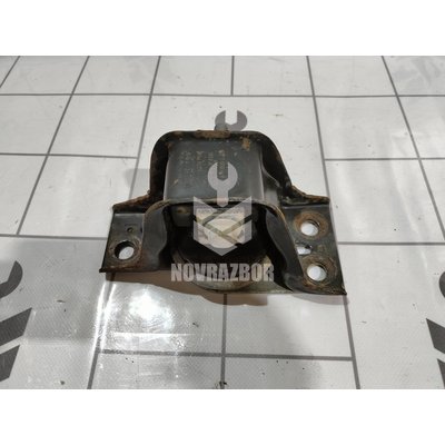 Опора двигателя правая Renault Clio 3  2005-2012