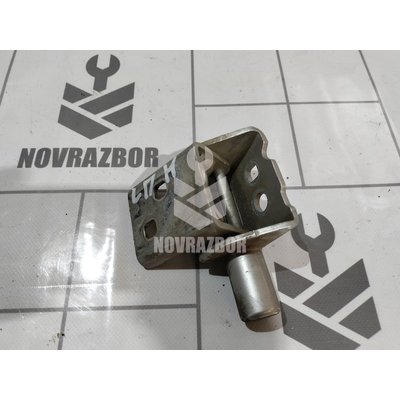 Петля двери передней левой нижняя Renault Clio 3 2005-2012 Петля двери передней левой нижняя Renault Clio 3 2005-2012