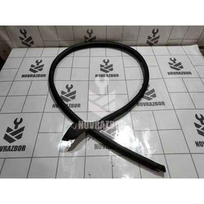 Уплотнитель Renault Clio 3  2005-2012