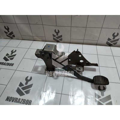 Педаль тормоза Renault Clio 3 2005-2012 Педаль тормоза Renault Clio 3 2005-2012