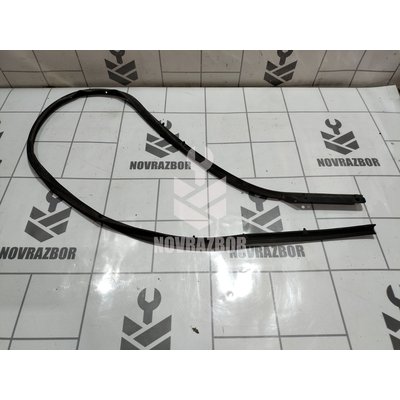 Уплотнитель Renault Clio 3  2005-2012