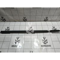 Молдинг передней правой двери Renault Clio 3 2005-2012