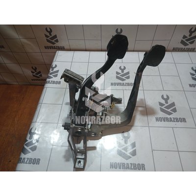 Блок педалей VW Passat B5 96-00 Блок педалей VW Passat B5 96-00