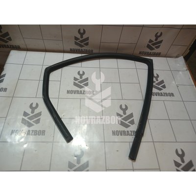 Уплотнитель стекла двери Ford Focus 1 1998-2004 Уплотнитель стекла двери Ford Focus 1 1998-2004