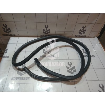 Уплотнитель двери Ford Focus 1 1998-2004