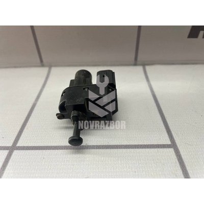 Датчик включения стопсигнала Ford Mondeo 2 96-00 Датчик включения стопсигнала Ford Mondeo 2 96-00
