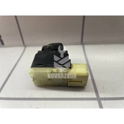 Кнопка стеклоподъемника Chevrolet Aveo T200 03-08