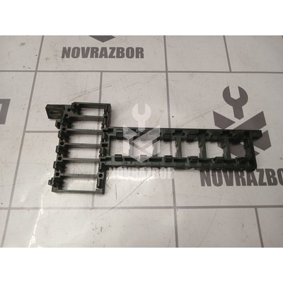 Кронштейн (сопут. товар) Audi 80  90  B3  86-91