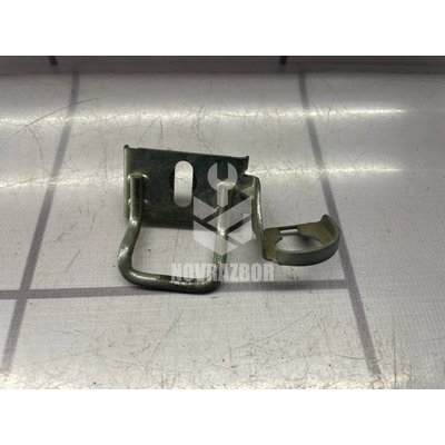 Кронштейн (сопут. товар) Audi 80  90  B3  86-91