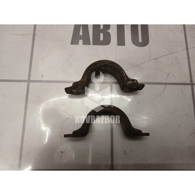 Кронштейн крепления переднего стабилизатора Audi 80 90 B3 86-91 Кронштейн крепления переднего стабилизатора Audi 80 90 B3 86-91