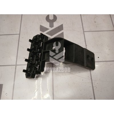 Кронштейн (сопут. товар) Audi A6 (C4) 1994-1997 Кронштейн (сопут. товар) Audi A6 (C4) 1994-1997