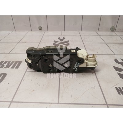 Замок двери передней левой Skoda Yeti 2009-2018