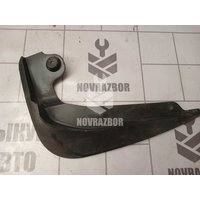 Брызговик передний правый Skoda Yeti 2009-2018