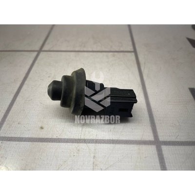 Выключатель концевой Renault Logan 2 14-18