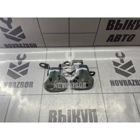 Петля двери Ford Fiesta 2001-2007