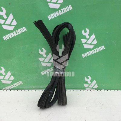 Уплотнитель двери Renault Logan 2005-2014