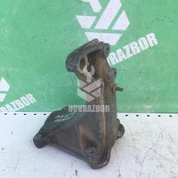 Кронштейн двигателя правый VW Passat  B3  1988-1993