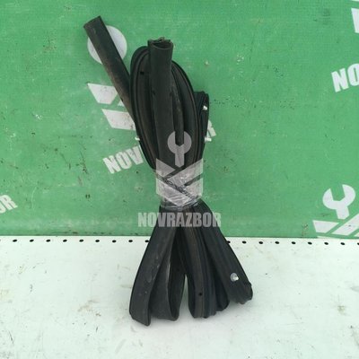 Уплотнитель двери Ford Focus 2 08-11 Уплотнитель двери Ford Focus 2 08-11