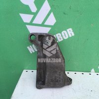 Кронштейн двигателя правый VW Golf 3 Vento 91-97