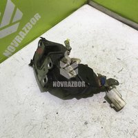 Замок двери задней левой Toyota Corolla E10 1992-1997