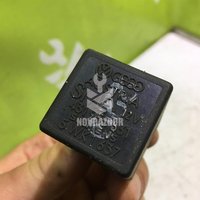 Реле Audi 80  90  B3  86-91