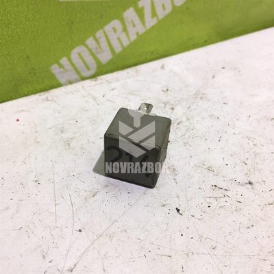 Реле VW Passat B5+ 00-05 Реле VW Passat B5+ 00-05