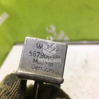 Реле Audi 80  90  B3  86-91