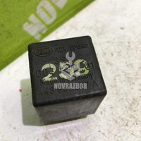 Реле Audi 80  90  B3  86-91