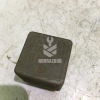 Реле Audi 80  90  B3  86-91