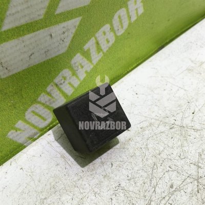 Реле Audi 80  90  B3  86-91