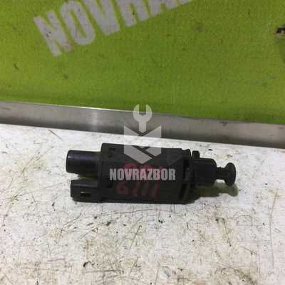 Датчик включения стопсигнала VW Golf 2 Jetta 2 83-92 Датчик включения стопсигнала VW Golf 2 Jetta 2 83-92