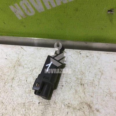 Датчик включения стопсигнала Seat Leon 1M1 1999-2006 Датчик включения стопсигнала Seat Leon 1M1 1999-2006