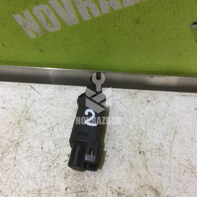 Датчик включения стопсигнала VW Golf 2 Jetta 2 83-92 Датчик включения стопсигнала VW Golf 2 Jetta 2 83-92