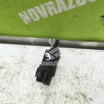 Датчик включения стопсигнала VW Golf 2 Jetta 2 83-92 Датчик включения стопсигнала VW Golf 2 Jetta 2 83-92